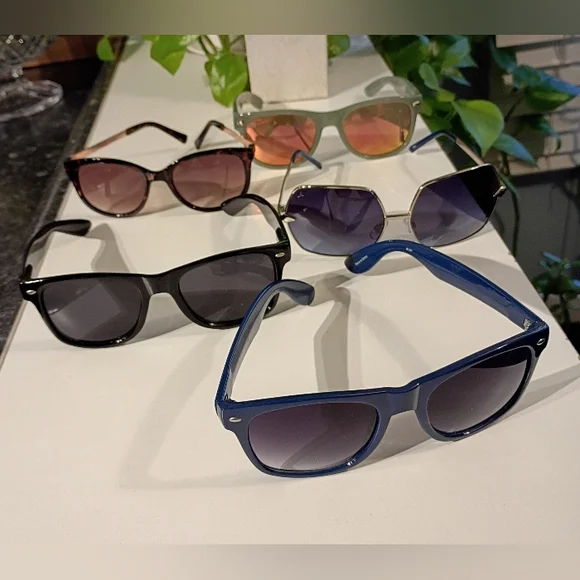 Women’s Sunglasses Assorted Colors - Stylish Fashion Shades - Picture 9 of 10